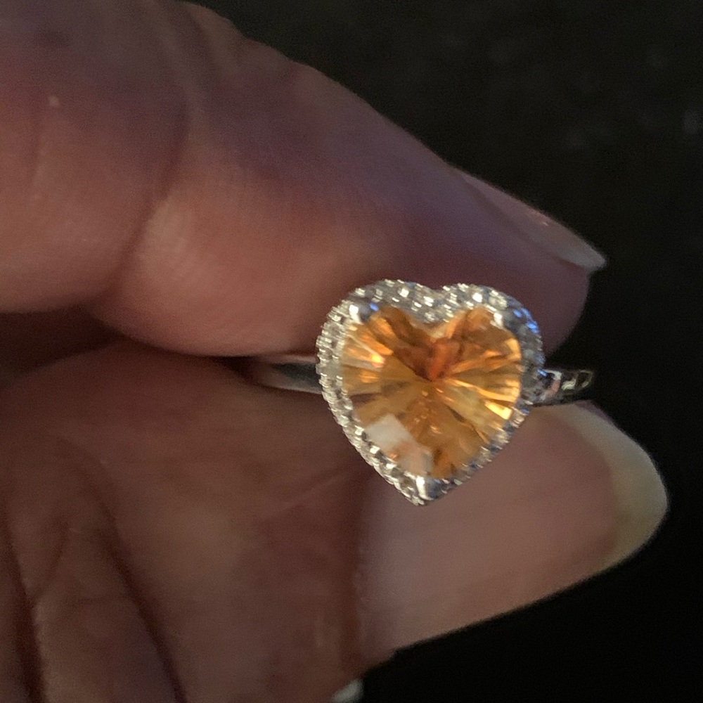 Ring - Picture 2 of 4